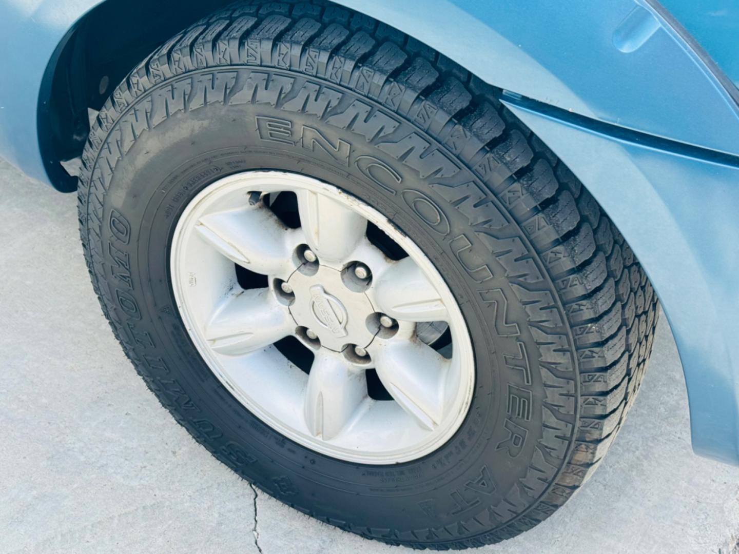 2001 Blue Nissan Frontier (1N6DD26S41C) , located at 2190 Hwy 95, Bullhead City, AZ, 86442, (928) 704-0060, 0.000000, 0.000000 - 2001 Nissan frontier xe king cab. 4 cylinder. 142k miles. Manual . Ice cold ac. Lots of extras done to truck . New tires new radiator. Fully serviced. New clutch, new brakes, pads. Runs and drives great. Financing available. In house financing .buy here pay here - Photo#6